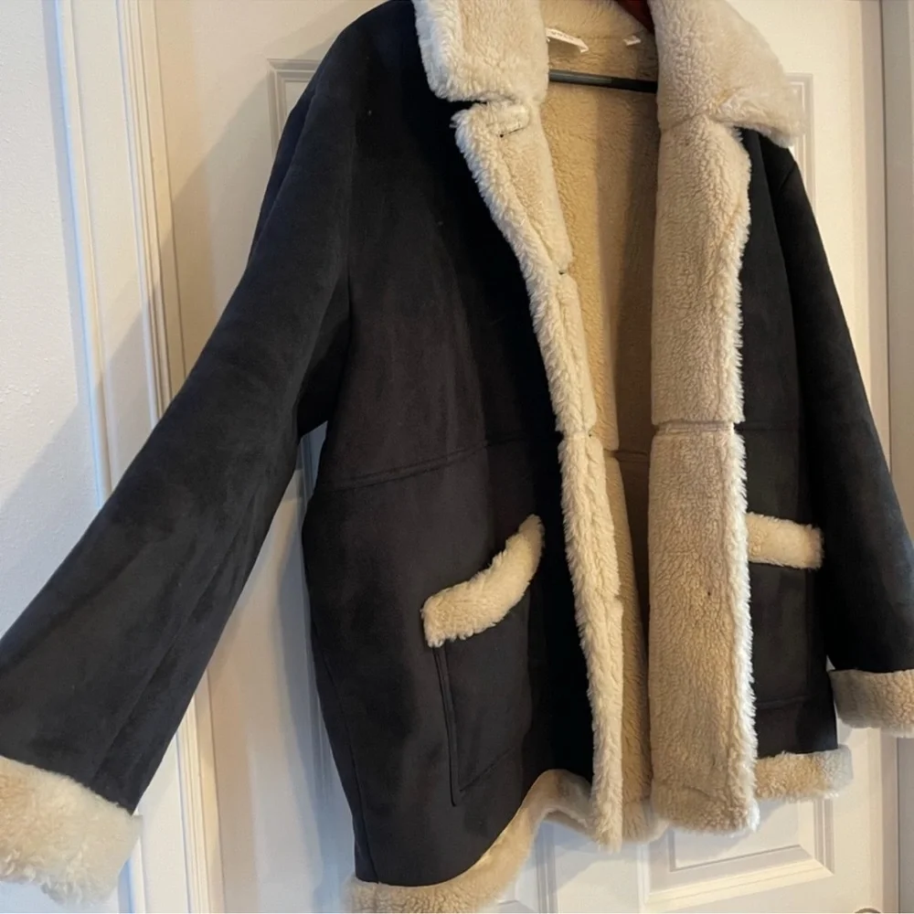 Doen Snowbell Shearling Coat in black SZ Large GUC - Picture 4 of 7